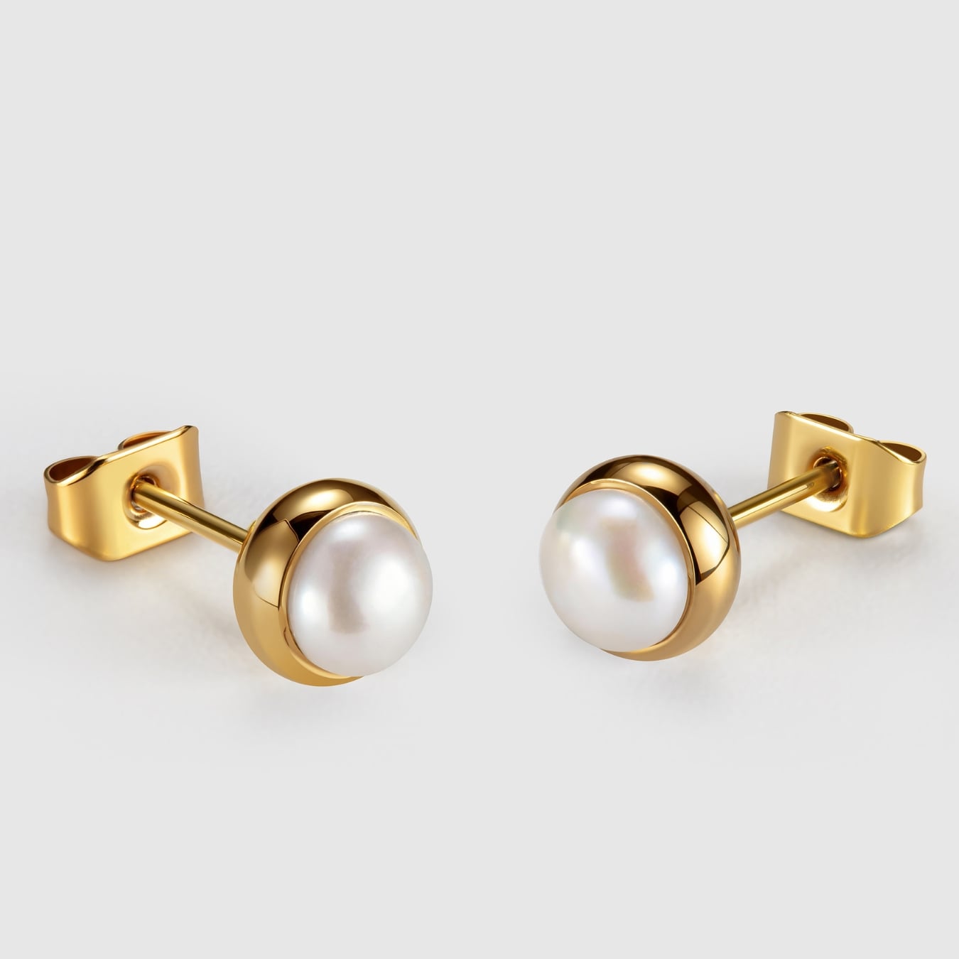 Classic Pearl Studs