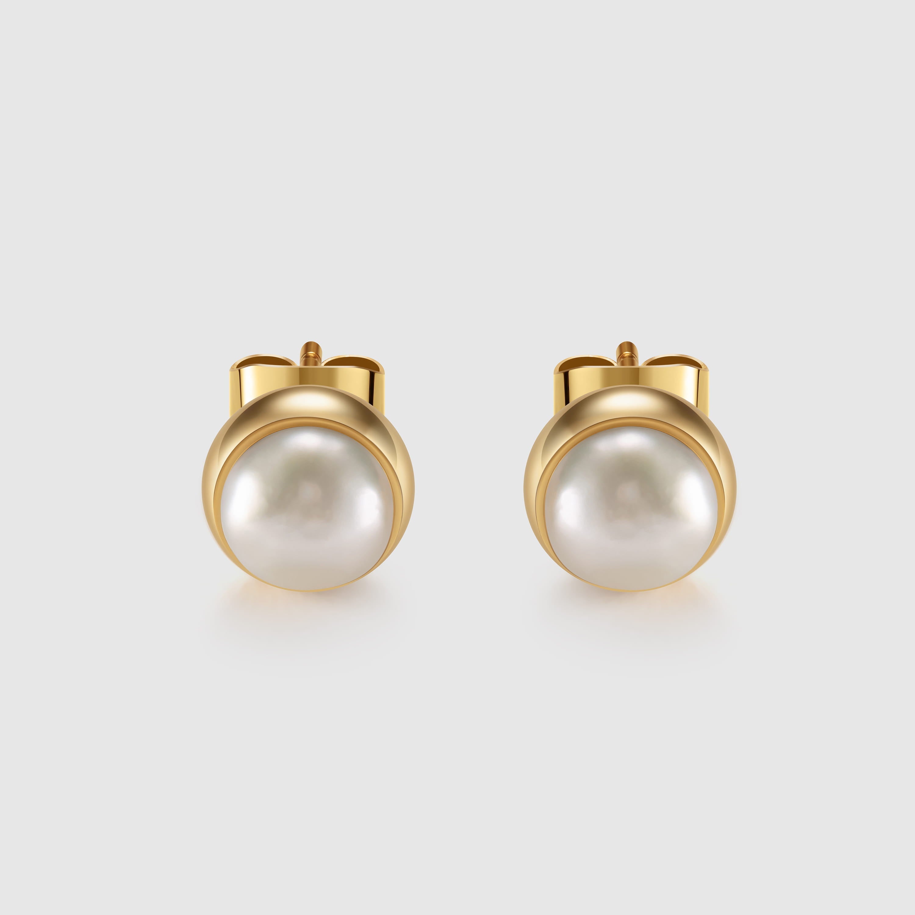 Classic Pearl Studs